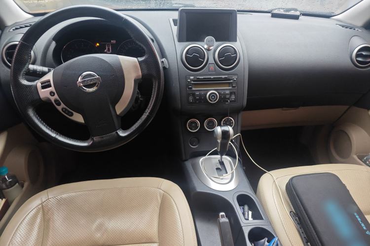 Used Nissan Qashqai 2011 2.0 XV Lea CVT 2WD Center Console
