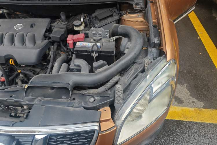 Used Nissan Qashqai 2011 2.0 XV Lea CVT 2WD Engine Bay Left