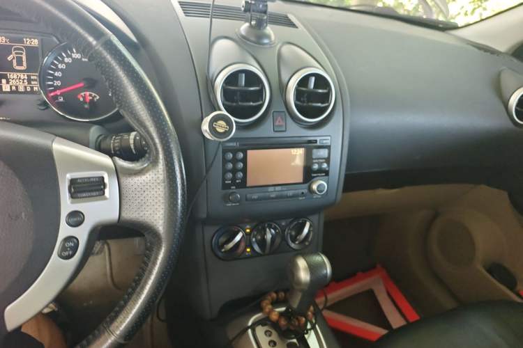 Used Nissan Qashqai 2011 2.0 XL Fire CVT 2WD Audio And AC Panel