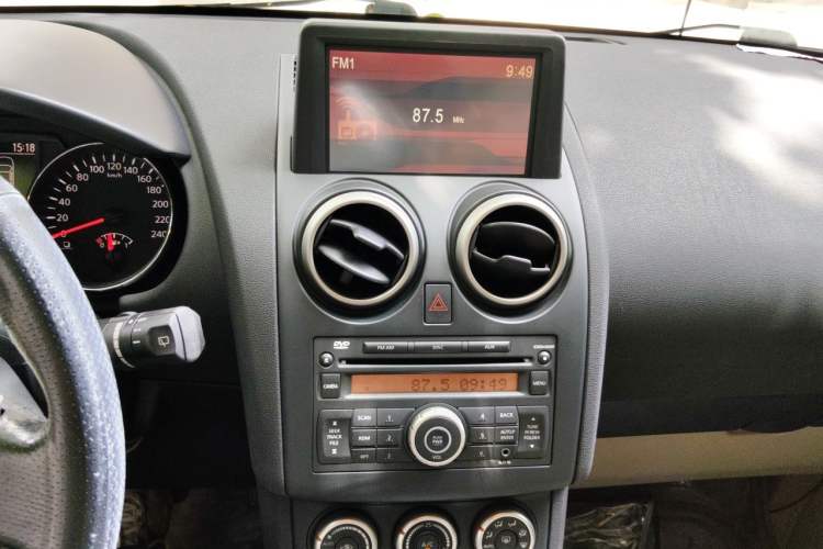Used Nissan Qashqai 2011 2.0 XV Lea CVT 2WD Audio And AC Panel