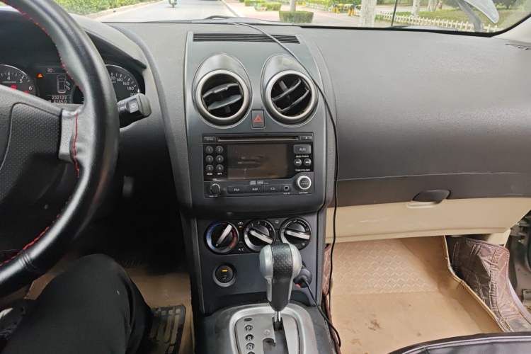 Used Nissan Qashqai 2011 2.0 XL Fire CVT 2WD Audio And AC Panel