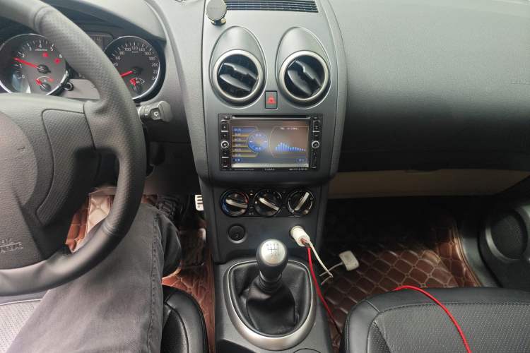 Used Nissan Qashqai 2011 2.0 XL Fire 6MT 2WD Audio And AC Panel