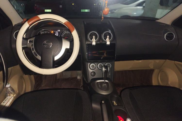 Used Nissan Qashqai 2011 2.0 XV Lea CVT 2WD Center Console