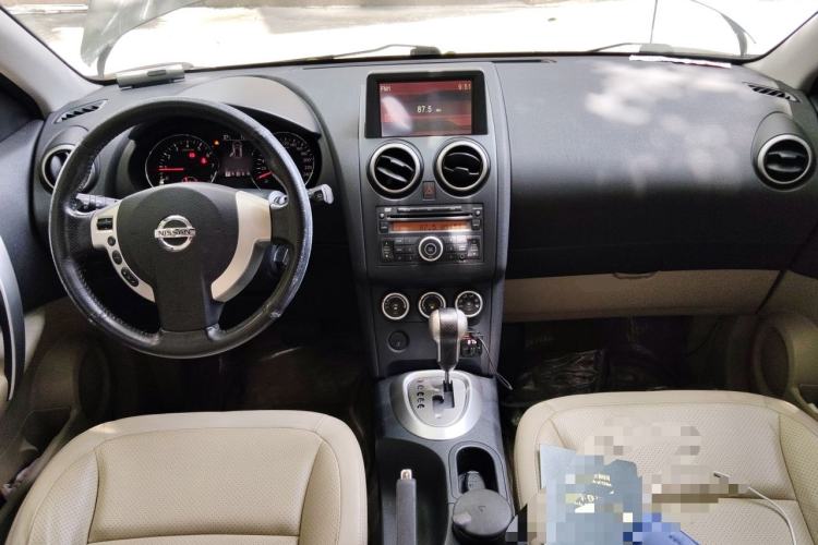 Used Nissan Qashqai 2011 2.0 XV Lea CVT 2WD Center Console