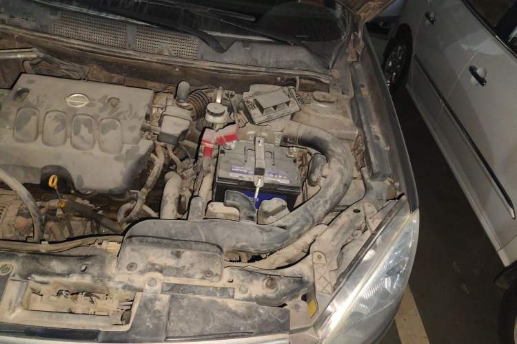 Used Nissan Qashqai 2011 2.0 XV Lea CVT 2WD Engine Bay Left