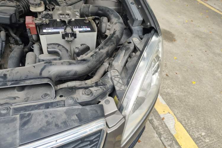 Used Nissan Qashqai 2011 2.0 XL Fire CVT 2WD Engine Bay Left