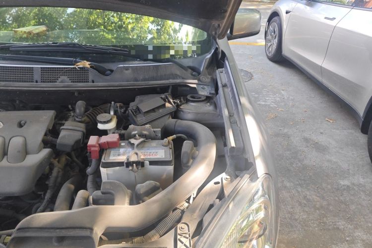Used Nissan Qashqai 2011 2.0 XL Fire CVT 2WD Engine Bay Left