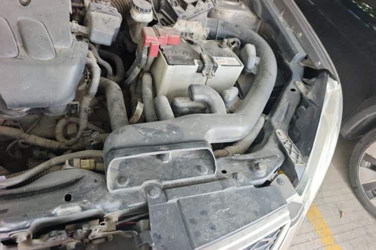 Used Nissan Qashqai 2011 2.0 XL Fire CVT 2WD Engine Bay Left