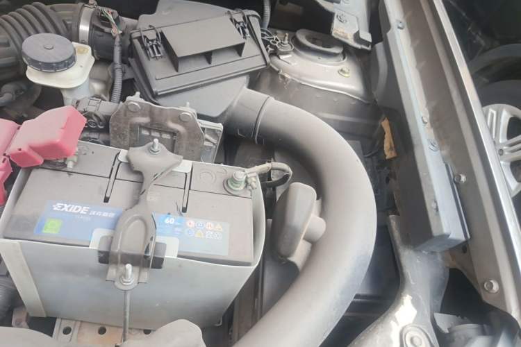 Used Nissan Qashqai 2011 2.0 XL Fire CVT 2WD Engine Bay Left