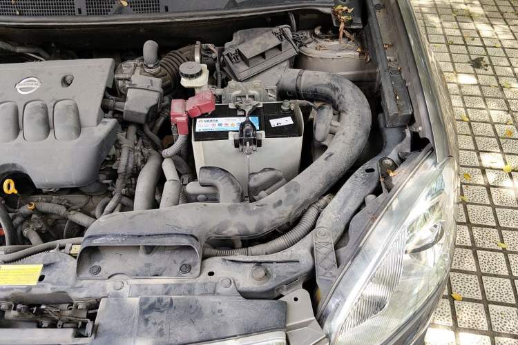 Used Nissan Qashqai 2011 2.0 XV Lea CVT 2WD Engine Bay Left