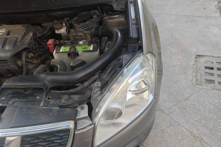 Used Nissan Qashqai 2011 1.6XE Wind 5MT 2WD Engine Bay Left