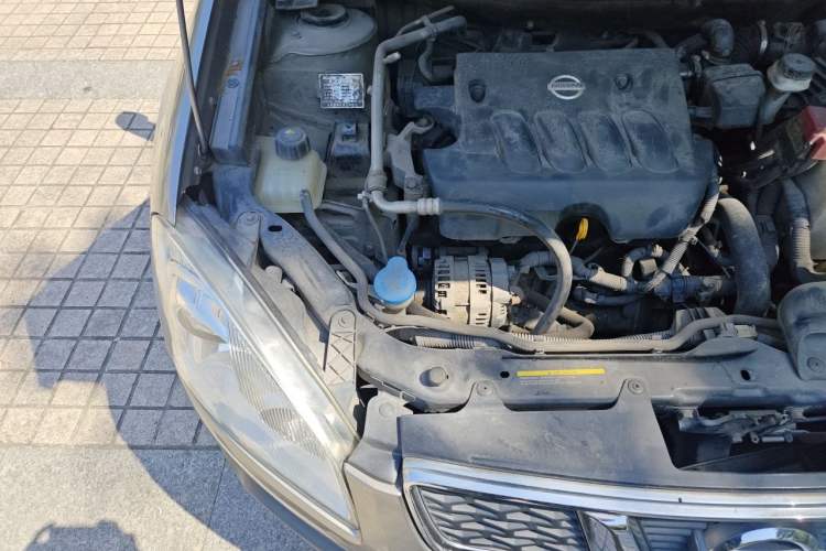 Used Nissan Qashqai 2011 2.0 XL Fire CVT 2WD Engine Bay Right