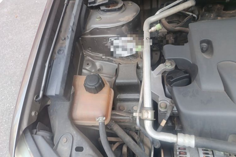 Used Nissan Qashqai 2011 2.0 XL Fire CVT 2WD Engine Bay Right