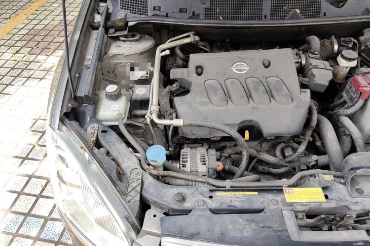 Used Nissan Qashqai 2011 2.0 XV Lea CVT 2WD Engine Bay Right