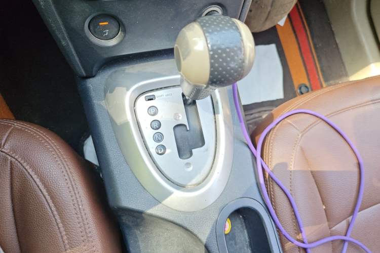 Used Nissan Qashqai 2011 2.0 XL Fire CVT 2WD Gear Lever