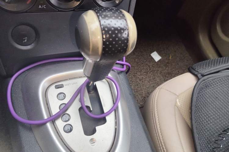 Used Nissan Qashqai 2011 2.0 XL Fire CVT 2WD Gear Lever