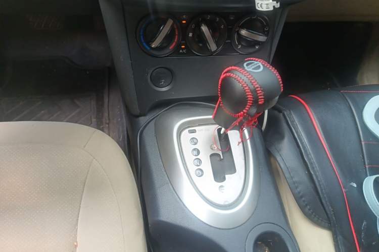 Used Nissan Qashqai 2011 2.0 XL Fire CVT 2WD Gear Lever