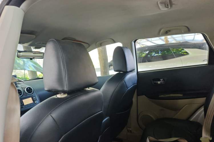 Used Nissan Qashqai 2011 2.0 XL Fire CVT 2WD Headliner