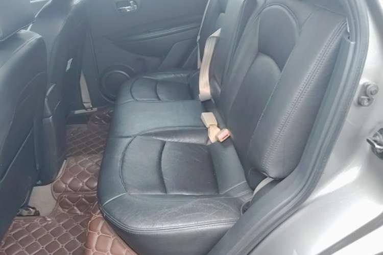 Used Nissan Qashqai 2011 2.0 XL Fire 6MT 2WD Left Rear Seat