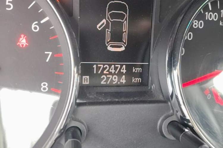 Used Nissan Qashqai 2011 2.0 XL Fire 6MT 2WD Odometer Close Up