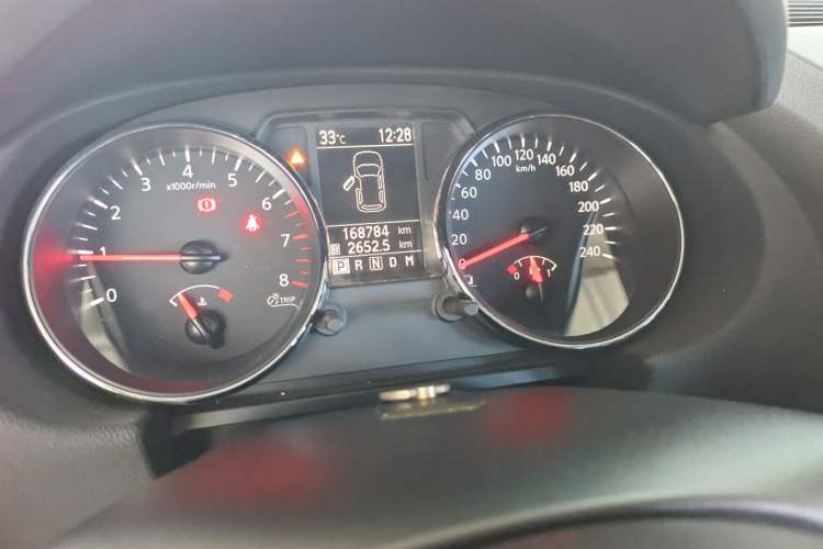 Used Nissan Qashqai 2011 2.0 XL Fire CVT 2WD Odometer Close Up