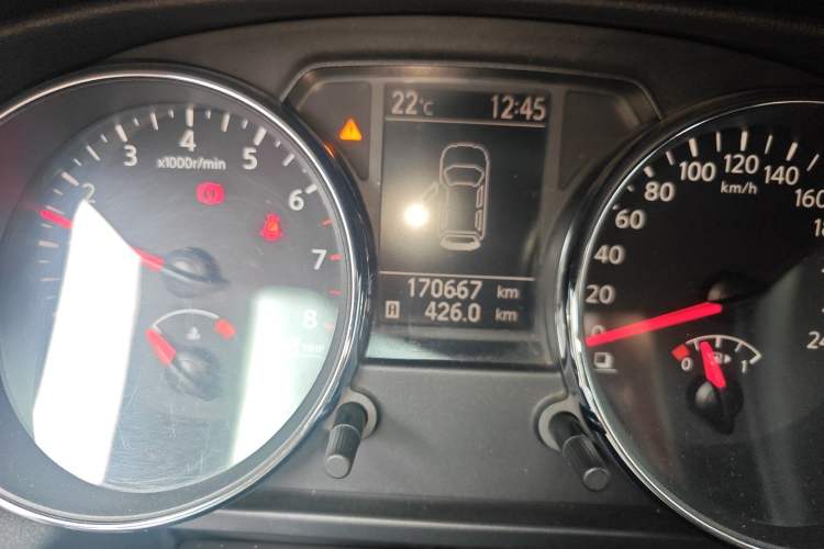 Used Nissan Qashqai 2011 2.0 XL Fire 6MT 2WD Odometer Close Up