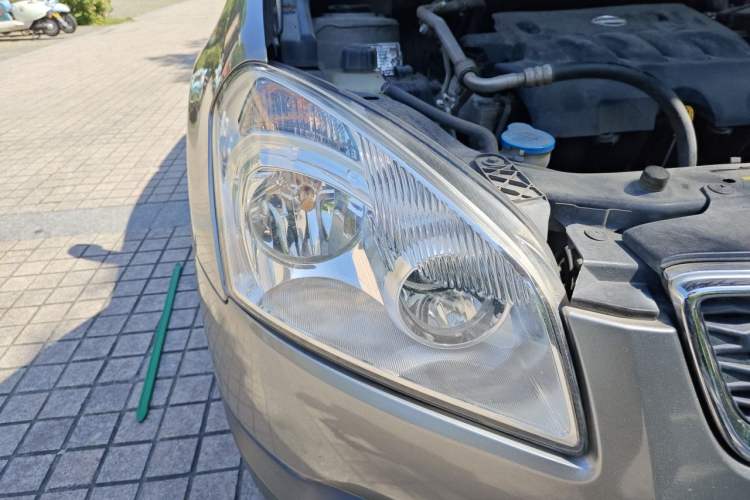 Used Nissan Qashqai 2011 2.0 XL Fire CVT 2WD Right Front Headlight