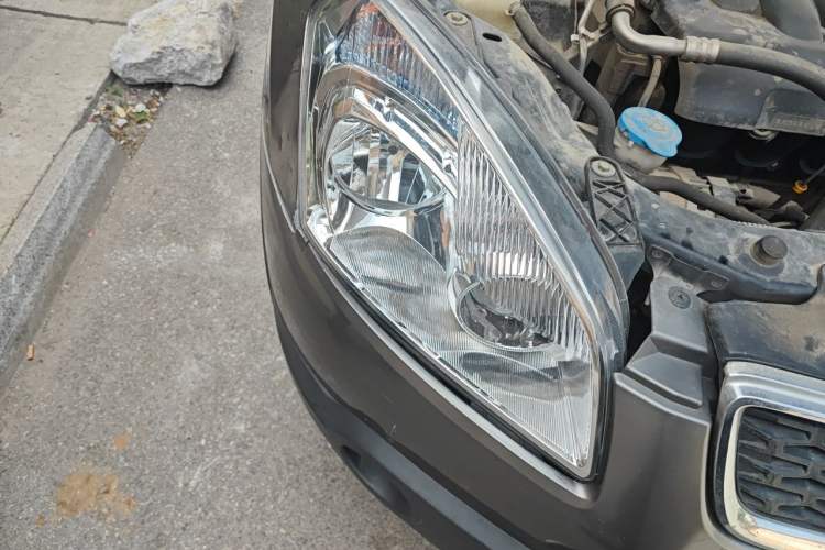 Used Nissan Qashqai 2011 2.0 XL Fire CVT 2WD Right Front Headlight