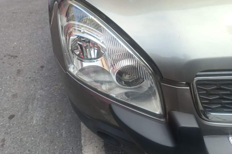 Used Nissan Qashqai 2011 2.0 XL Fire CVT 2WD Right Front Headlight