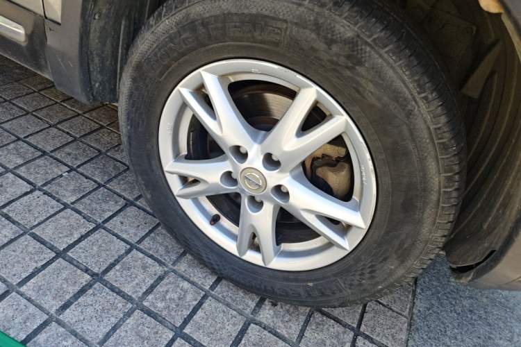 Used Nissan Qashqai 2011 2.0 XL Fire CVT 2WD Right Front Wheel Hub