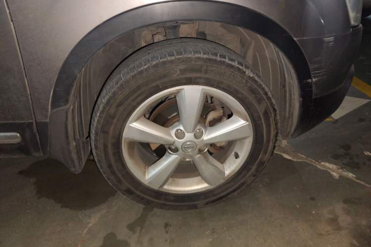 Used Nissan Qashqai 2011 2.0 XV Lea CVT 2WD Right Front Wheel Hub