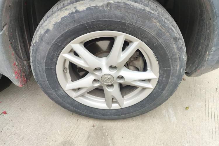 Used Nissan Qashqai 2011 2.0 XL Fire CVT 2WD Right Front Wheel Hub