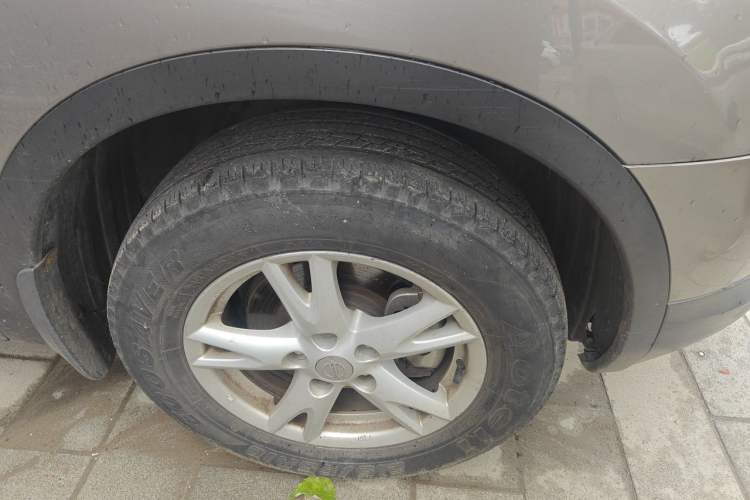Used Nissan Qashqai 2011 2.0 XL Fire 6MT 2WD Right Front Wheel Hub