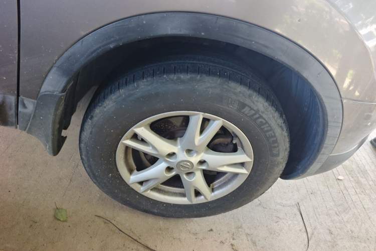 Used Nissan Qashqai 2011 2.0 XL Fire CVT 2WD Right Front Wheel Hub