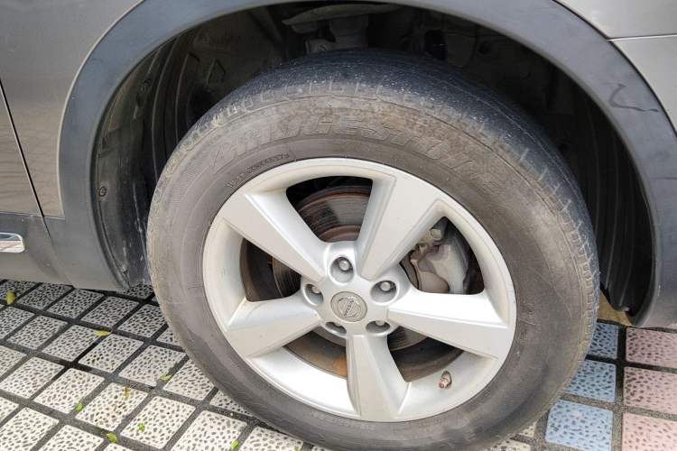 Used Nissan Qashqai 2011 2.0 XV Lea CVT 2WD Right Front Wheel Hub