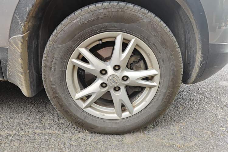 Used Nissan Qashqai 2011 2.0 XL Fire CVT 2WD Right Front Wheel Hub
