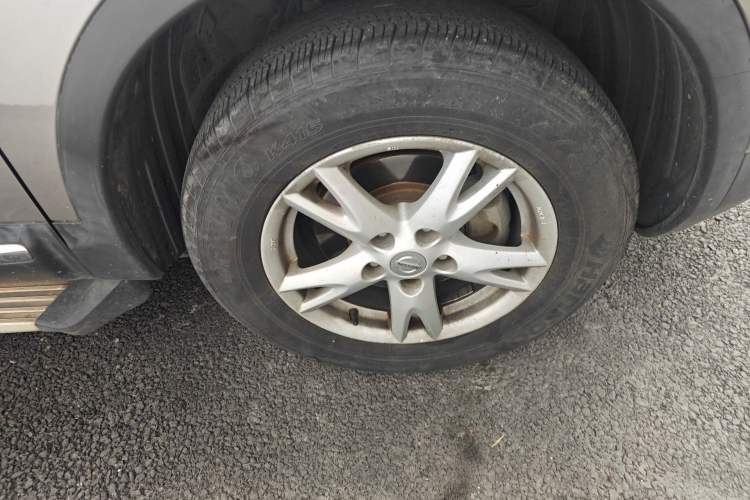Used Nissan Qashqai 2011 2.0 XL Fire 6MT 2WD Right Front Wheel Hub