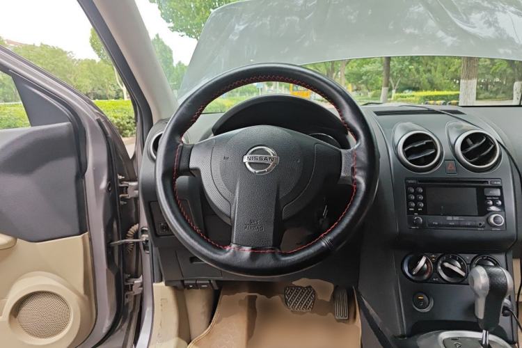 Used Nissan Qashqai 2011 2.0 XL Fire CVT 2WD Steering Wheel