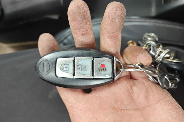 Used Nissan Qashqai 2011 2.0 XL Fire CVT 2WD Vehicle Key