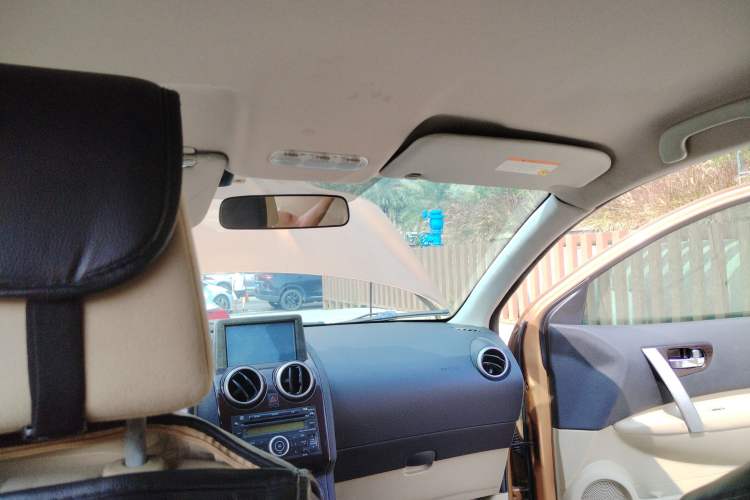 Used Nissan Qashqai 2011 2.0 XL Fire CVT 2WD Headliner