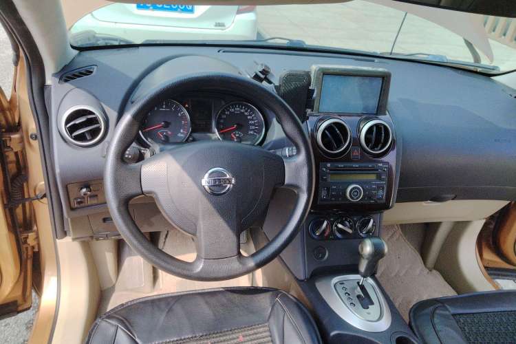 Used Nissan Qashqai 2011 2.0 XL Fire CVT 2WD Steering Wheel