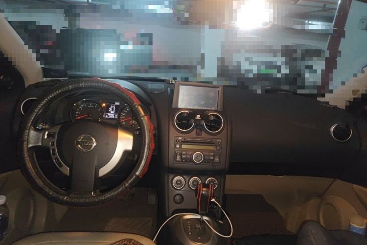 Used Nissan Qashqai 2011 2.0 XV Lea CVT 2WD Center Console