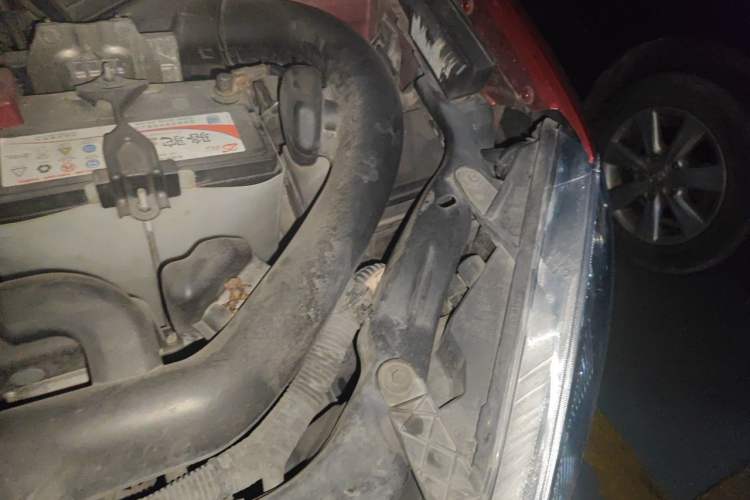 Used Nissan Qashqai 2011 2.0 XV Lea CVT 2WD Engine Bay Left