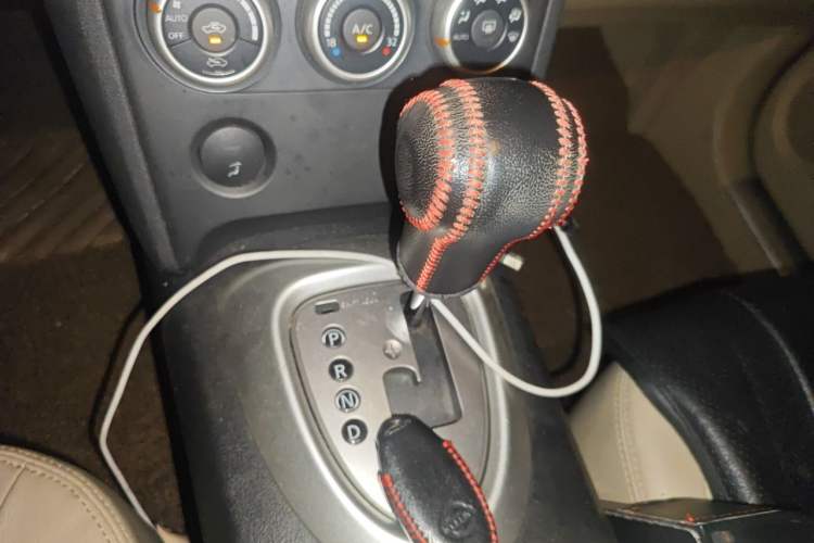 Used Nissan Qashqai 2011 2.0 XV Lea CVT 2WD Gear Lever