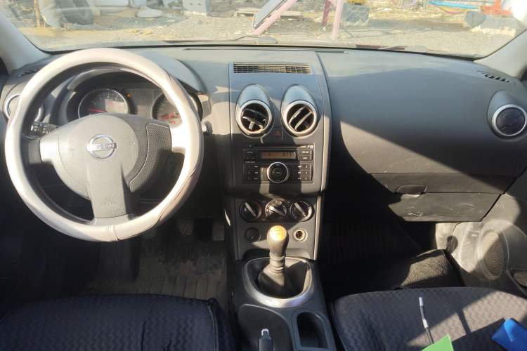 Used Nissan Qashqai 2011 2.0 XL Fire 6MT 2WD Audio And AC Panel