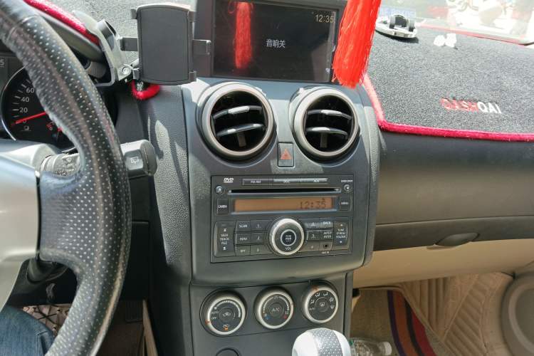 Used Nissan Qashqai 2011 2.0 XV Lea CVT 2WD Audio And AC Panel