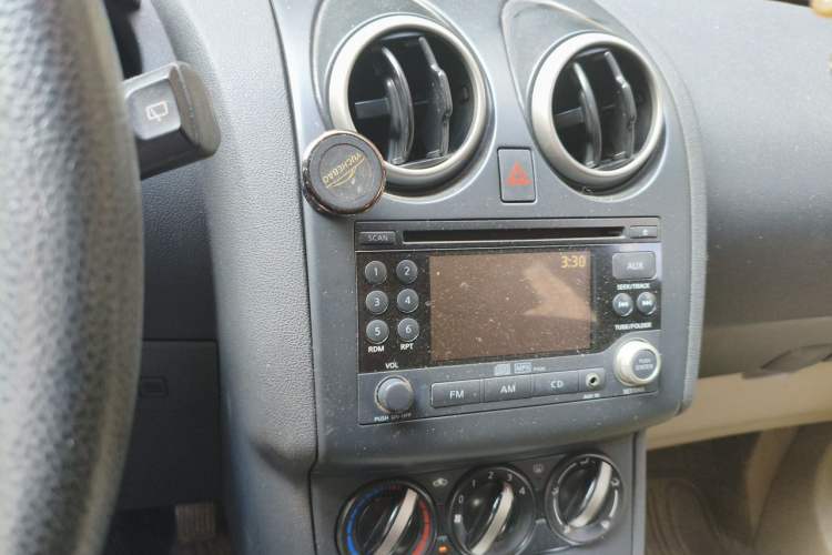 Used Nissan Qashqai 2011 2.0 XL Fire CVT 2WD Audio And AC Panel
