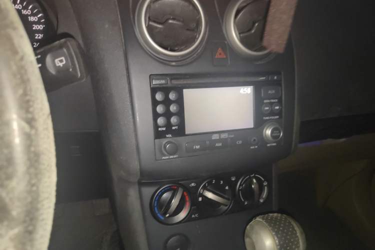 Used Nissan Qashqai 2011 2.0 XV Lea CVT 2WD Audio And AC Panel