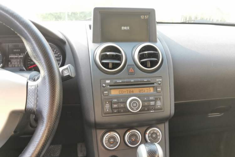 Used Nissan Qashqai 2011 2.0 XV Lea CVT 2WD Audio And AC Panel