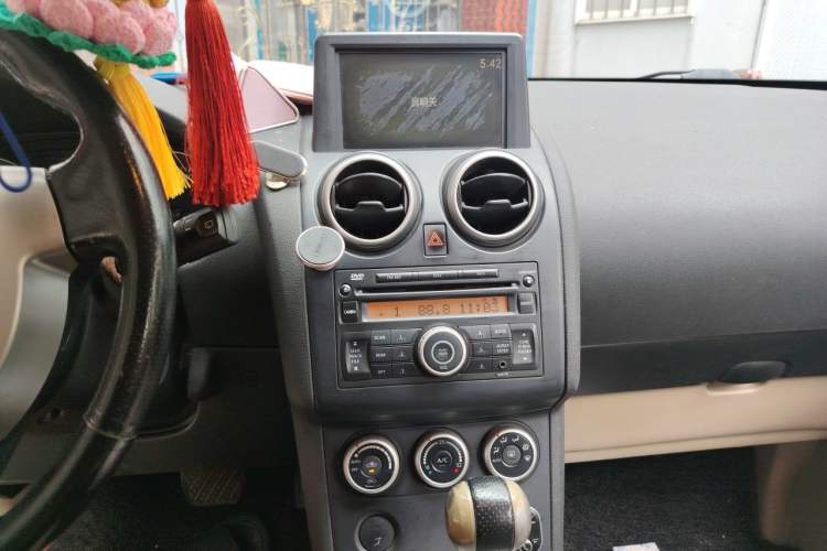 Used Nissan Qashqai 2011 2.0 XV Lea CVT 2WD Audio And AC Panel